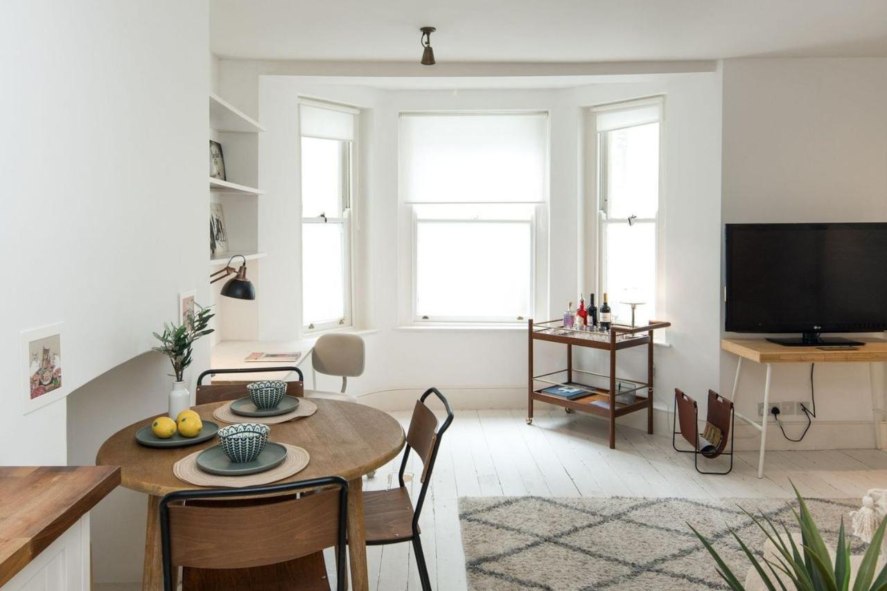 런던 Charming 2-Bed Flat In The Heart Of Nottinghill - Steps From Portobello Rd Market And Nottinghill Bookshop 아파트 외부 사진