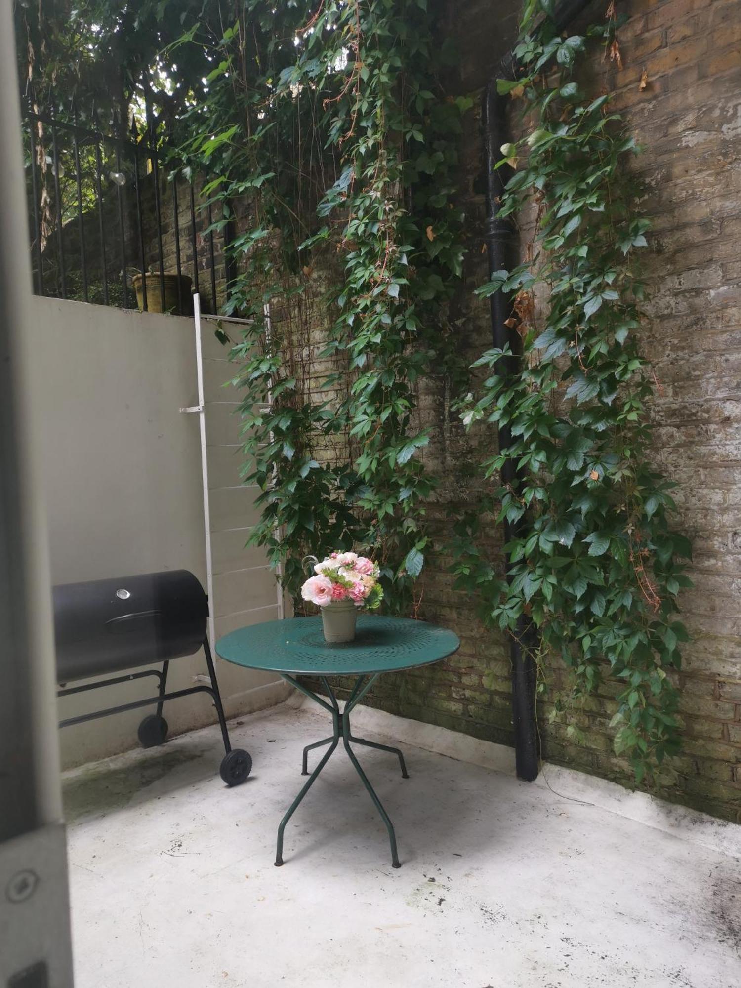 런던 Charming 2-Bed Flat In The Heart Of Nottinghill - Steps From Portobello Rd Market And Nottinghill Bookshop 아파트 외부 사진